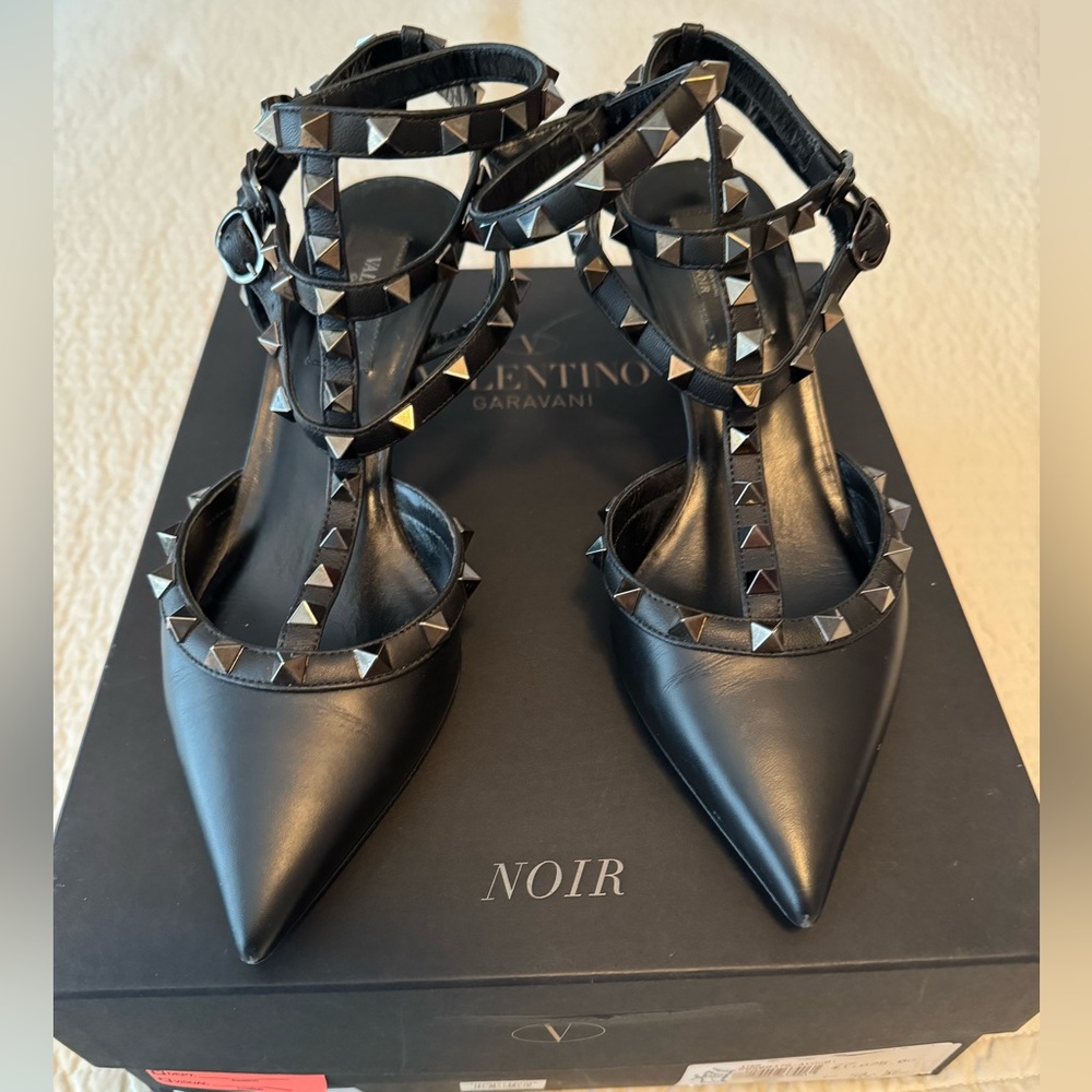 Valentino Garanvani Noir Rockstud Caged Pump - Size 7, Authentic, Worn Once, Box